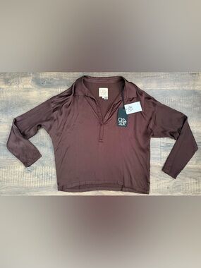 Women's V-Neck “chasers”